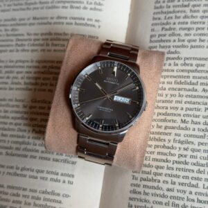 Mido Commander II Edición especial Torre Eiffel